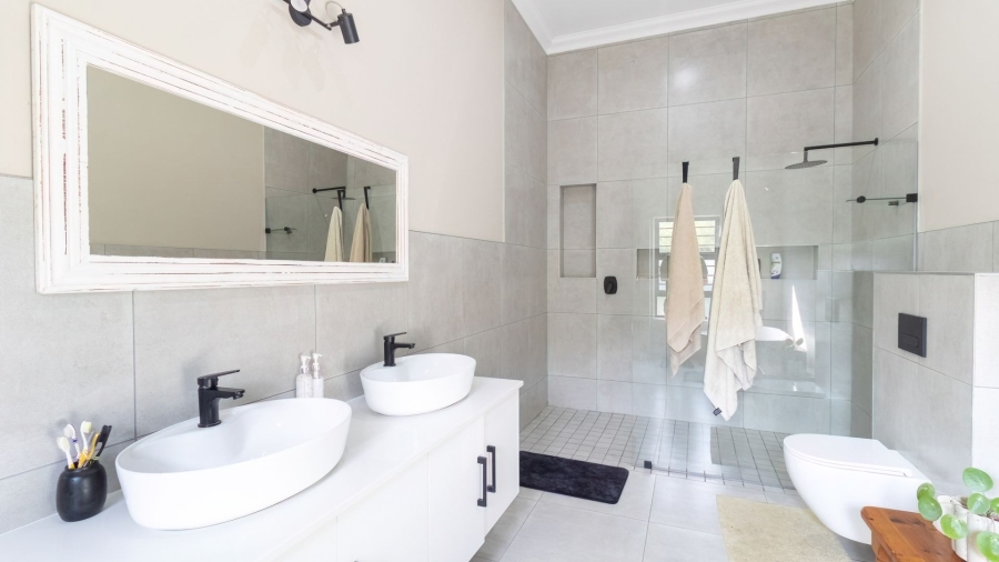 9 Bedroom Property for Sale in Long Acres Country Estate Western Cape